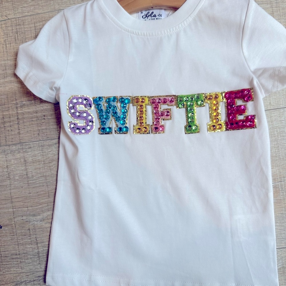 LOLA + THE BOYS  Kids White 'Swiftie' Sequin T-Shirt size 2T